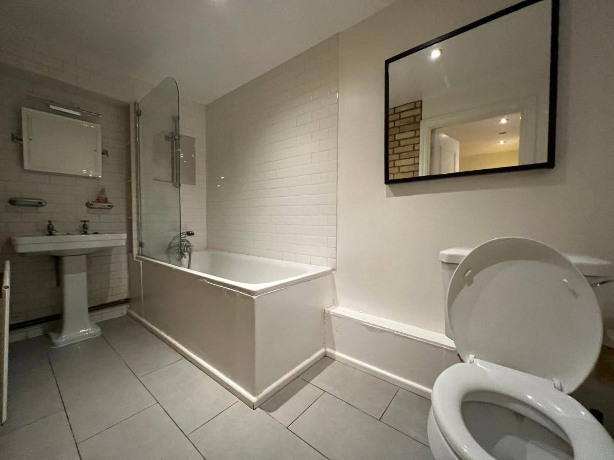 Entire 2-Bedroom Flat In Camden Лондон Екстер'єр фото